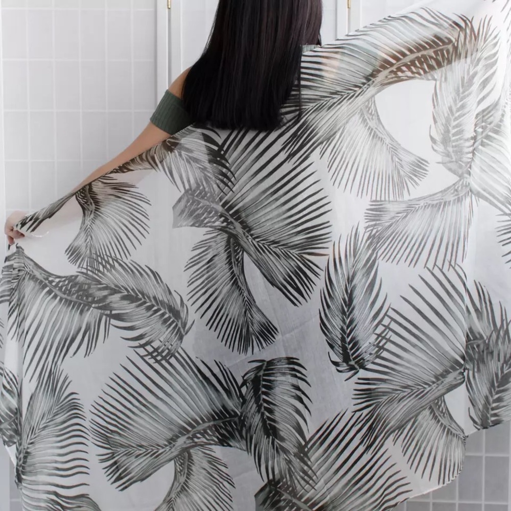 “1000 Endless Summer Nights” (CLOSING CLOSET SALE) - Picture 3 of 7